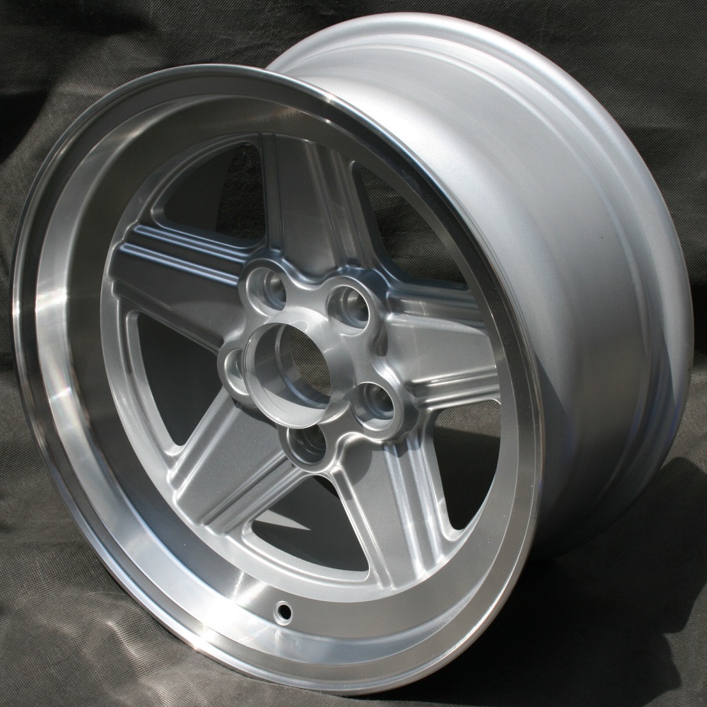 Maxilite Penta Felge für Mercedes 8x15 silber/diamond cut