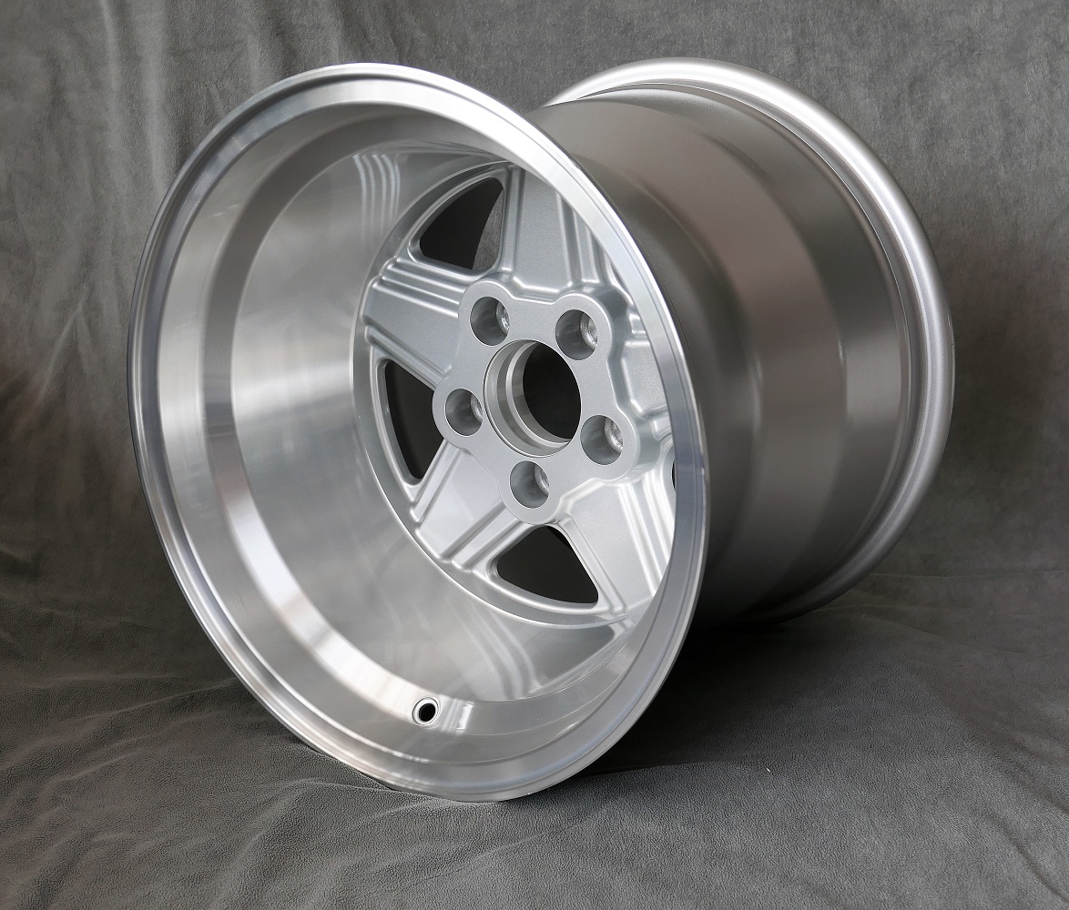 Maxilite Penta Felge für Mercedes 12x15 silber/diamond cut
