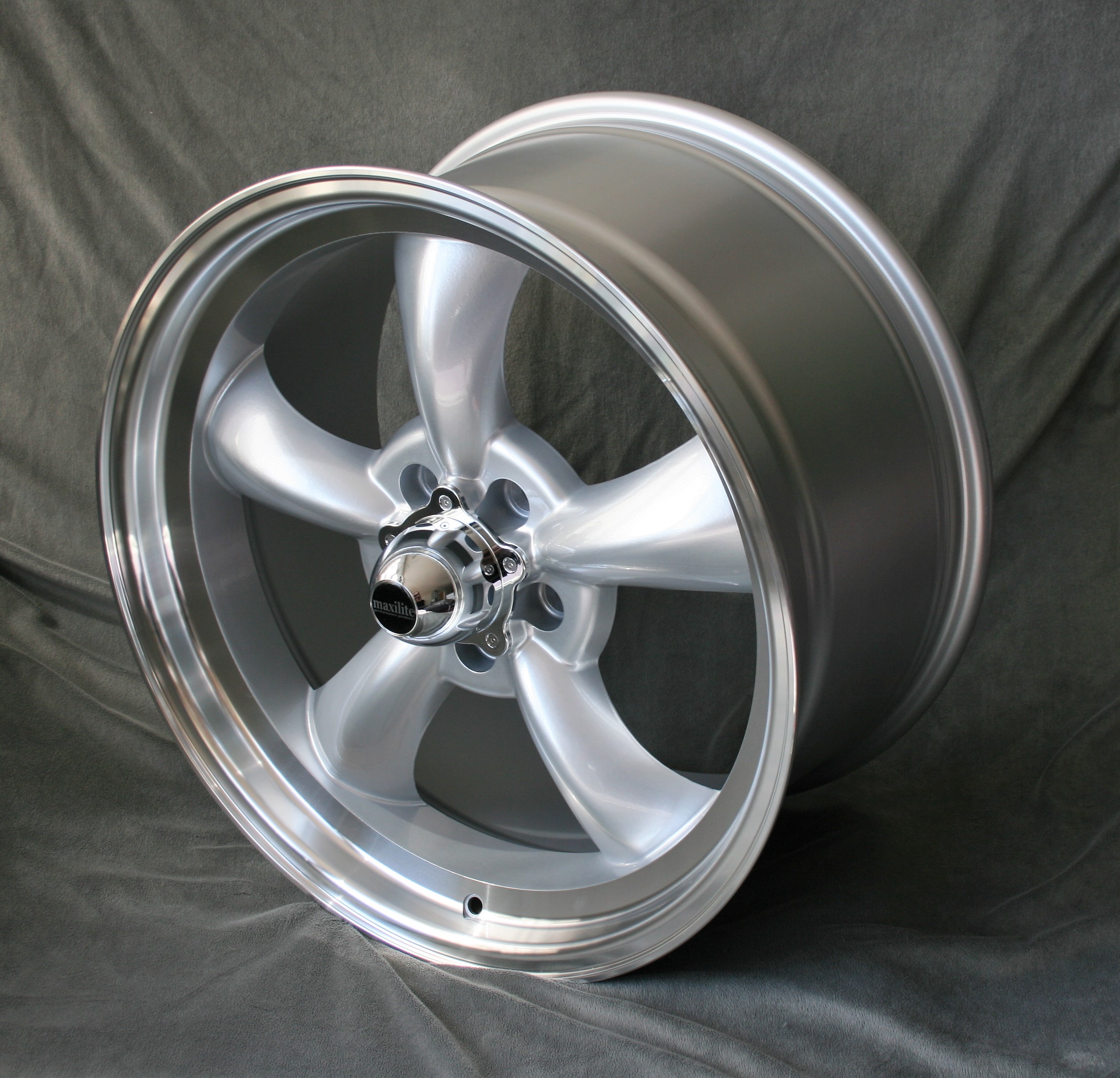 Maxilite AR Felge für Ford – 19 Zoll silber/diamond cut