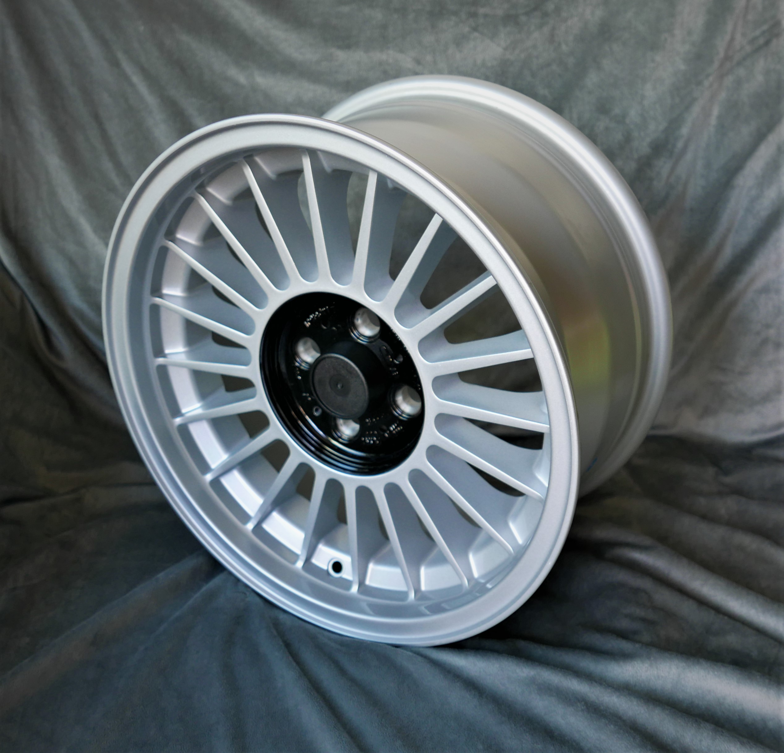 Maxilite Spoke Felge für BMW 8x16 silber/schwarz