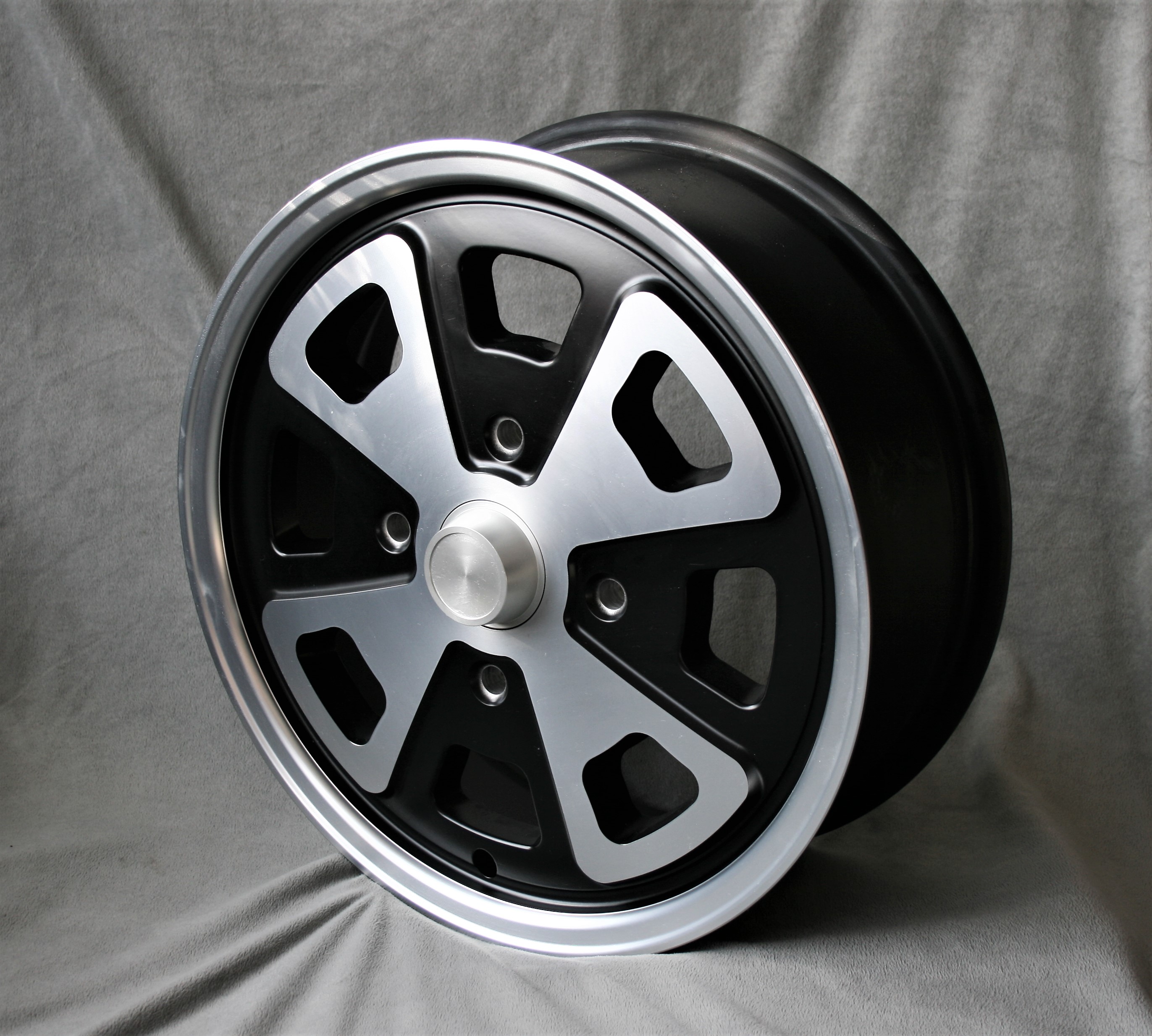 Maxilite Baby5 Spoke 5,5x15 schwarz diamond cut 4x130