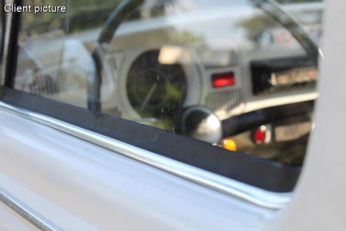 Türscheibenabstreifer mit Zierleiste Chrom links