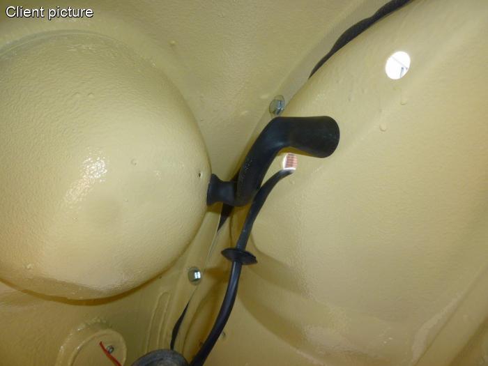 Kabelhülse Scheinwerferhalterung zur Karosserie (pro Paar)