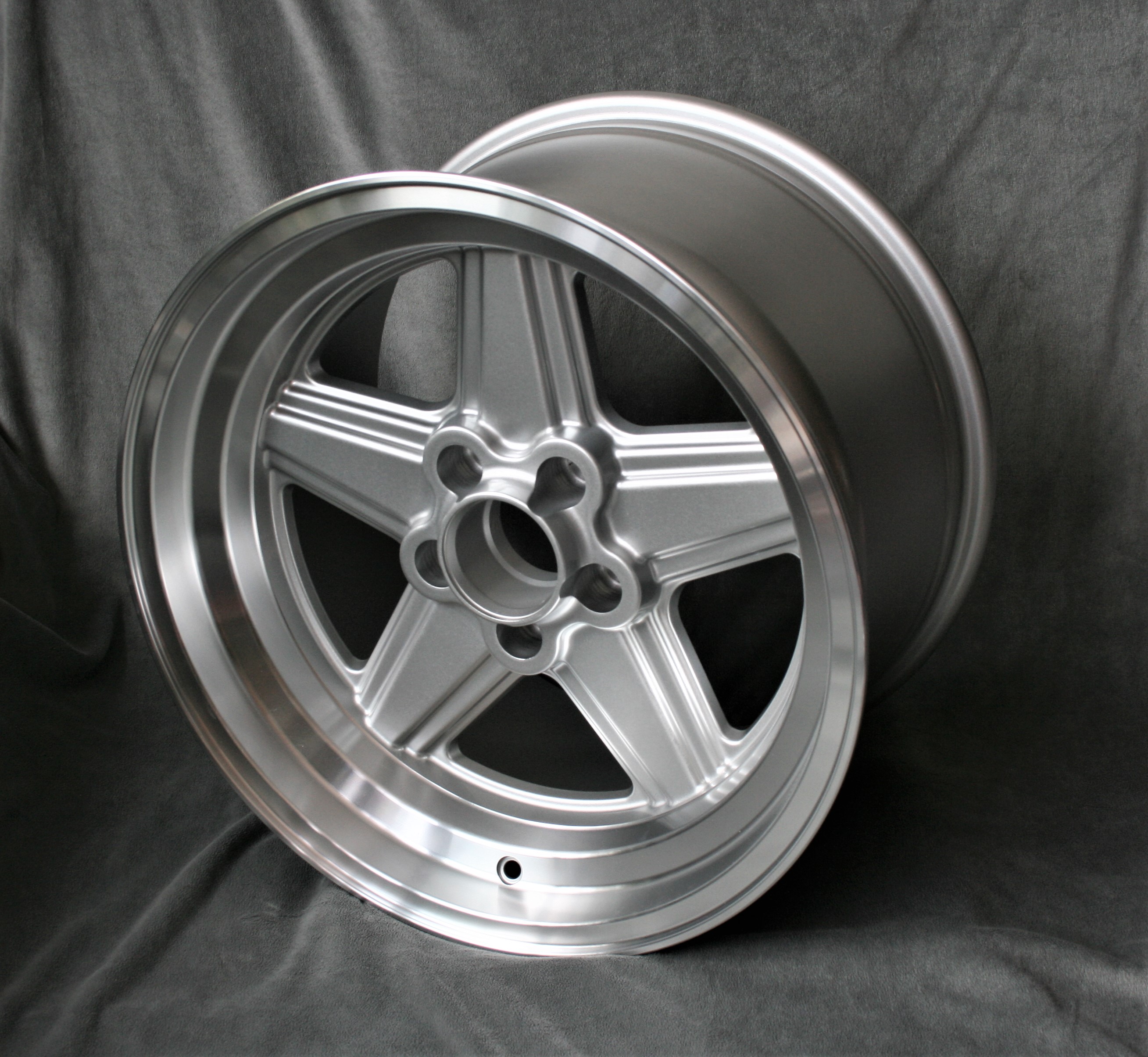 Maxilite Penta Felge für Mercedes 10x17 silber/diamond cut