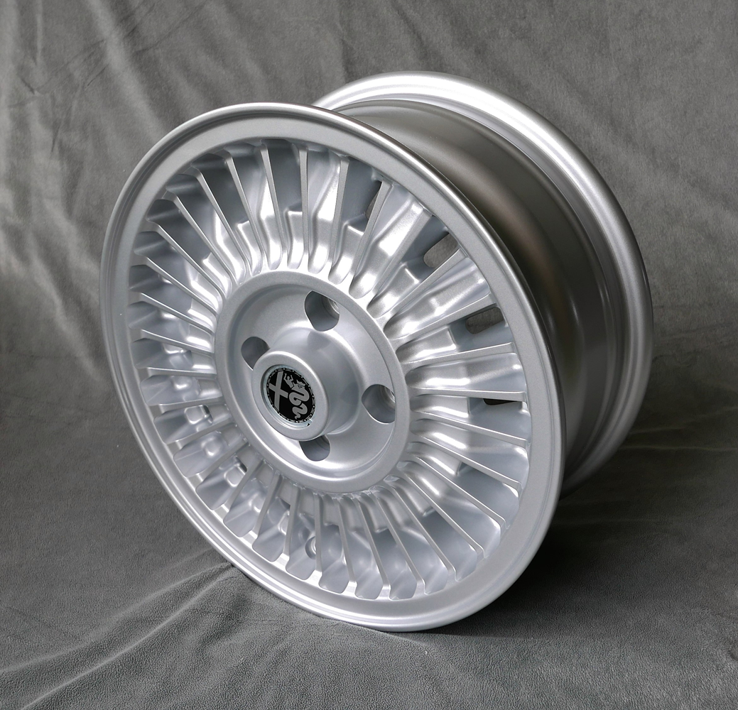 Maxilite Mille Righe Felge für Alfa Romeo 6x14 silber