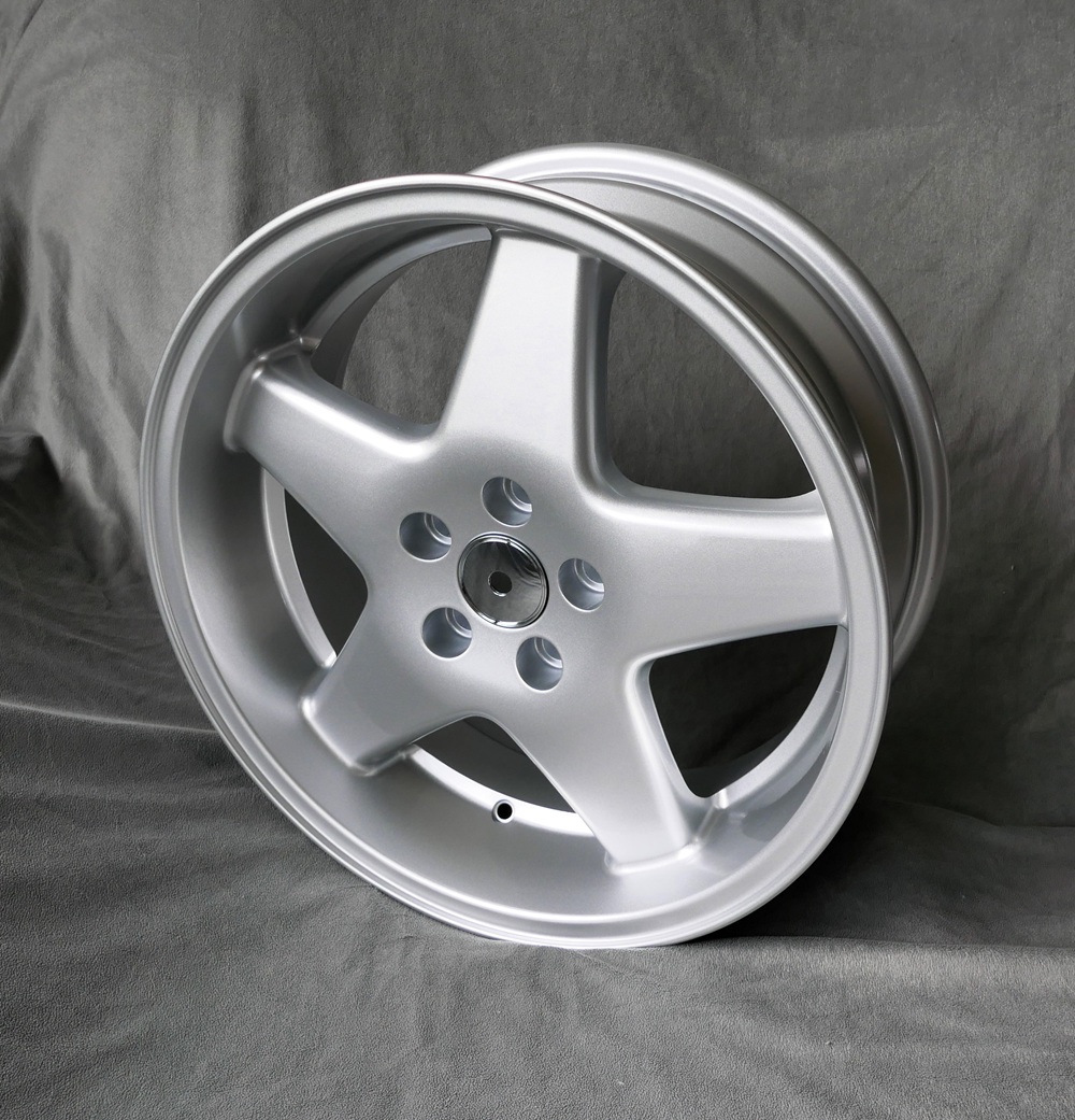 Maxilite Polaris Felge für Volvo – 7x17 Zoll silber