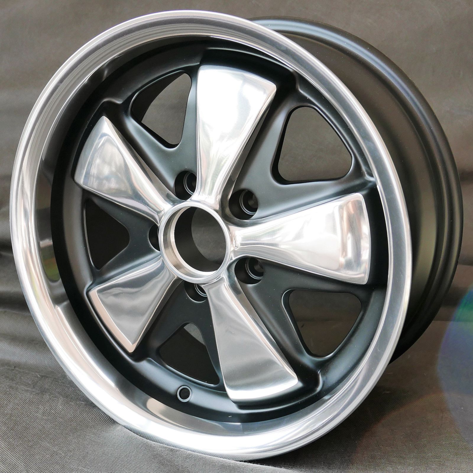 Felge 5 Speiche 7x16" LK 5x112mm RSR