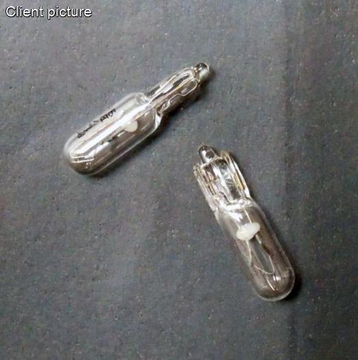 Glühbirnen für Blinker, Schalter und Armaturenbrettbeleuchtung 12V (pro Paar) Glühbirnen für Blinker, Schalter und Armaturenbrettbeleuchtung 12V (pro Paar)