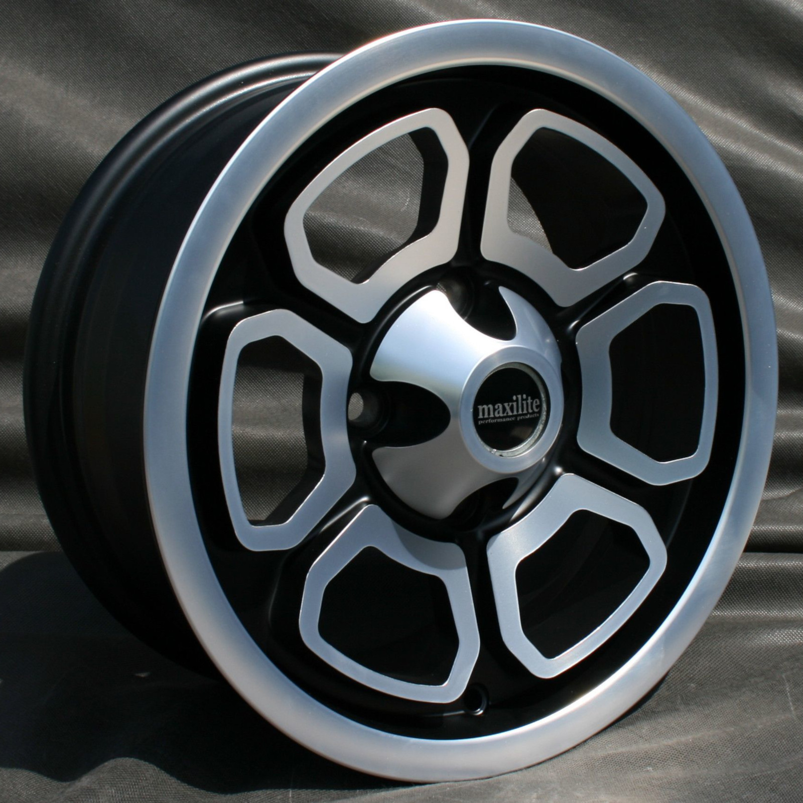 Maxilite Vega Felge für Fiat – 6x14 matt black/diamond cut