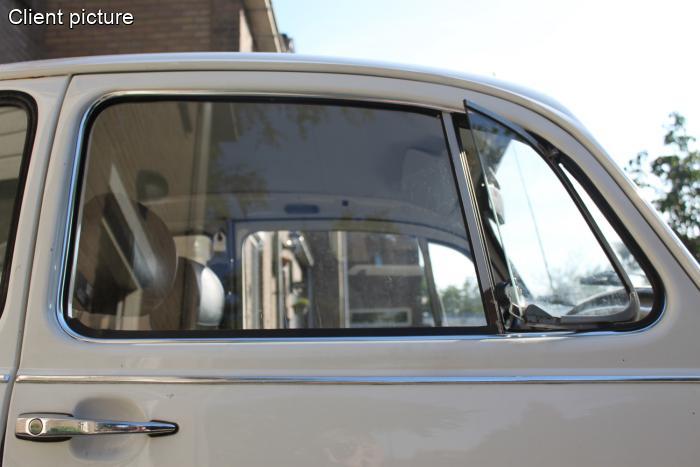 Türscheibenabstreifer mit Zierleiste Chrom rechts