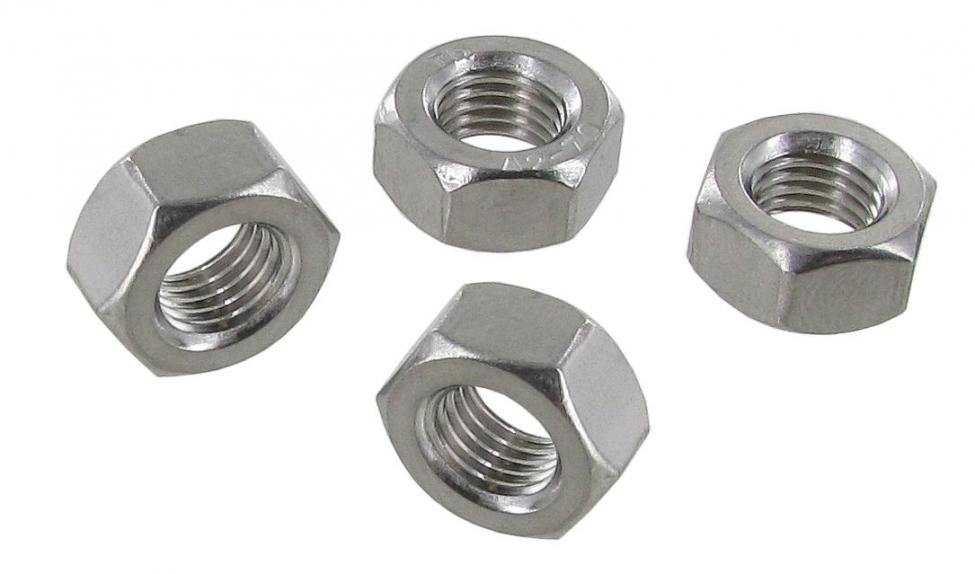 Spurstangenklemme M8 mit Halterung und Muttern