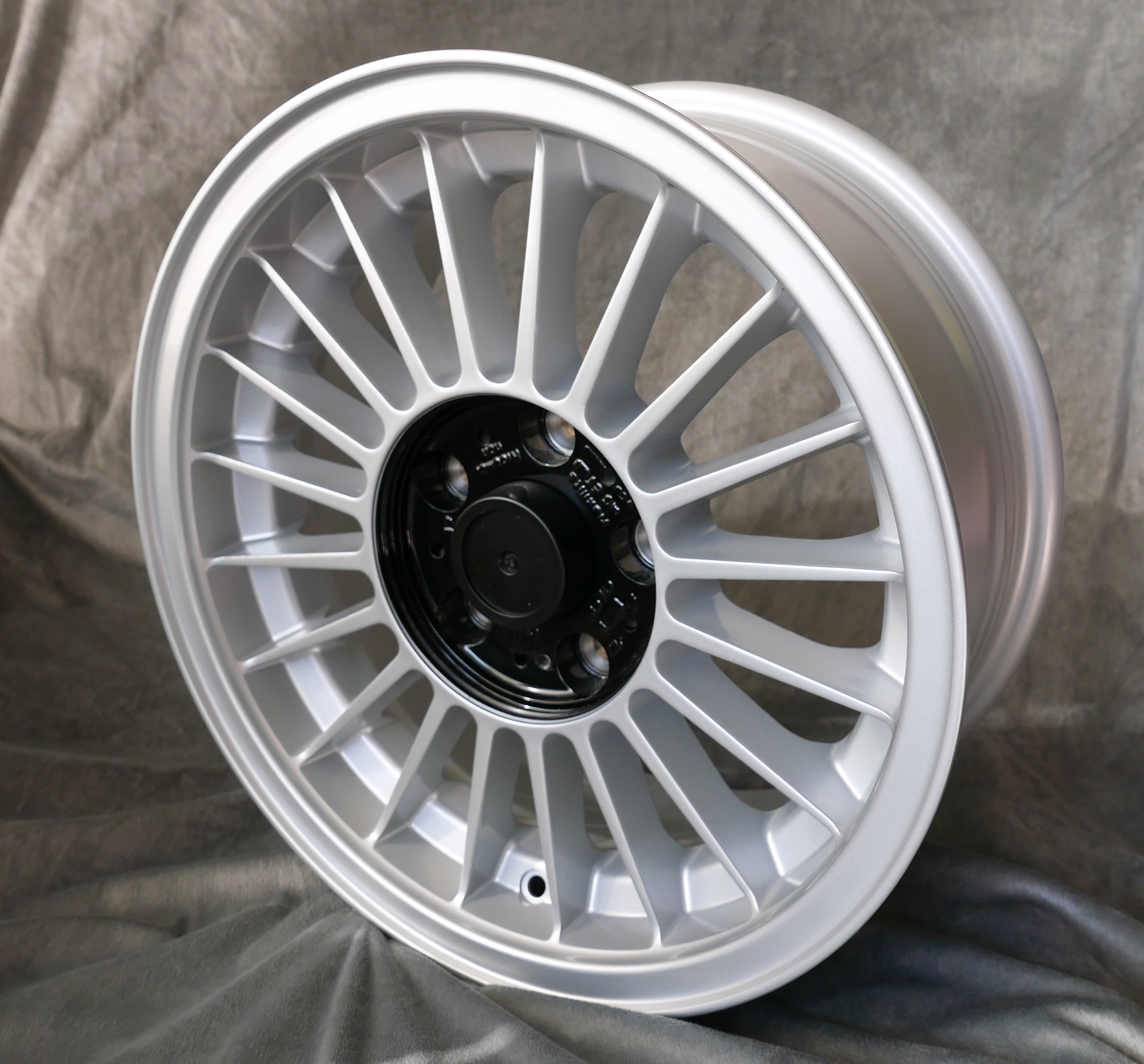 Maxilite Spoke Felge für BMW 7x16 silber/schwarz