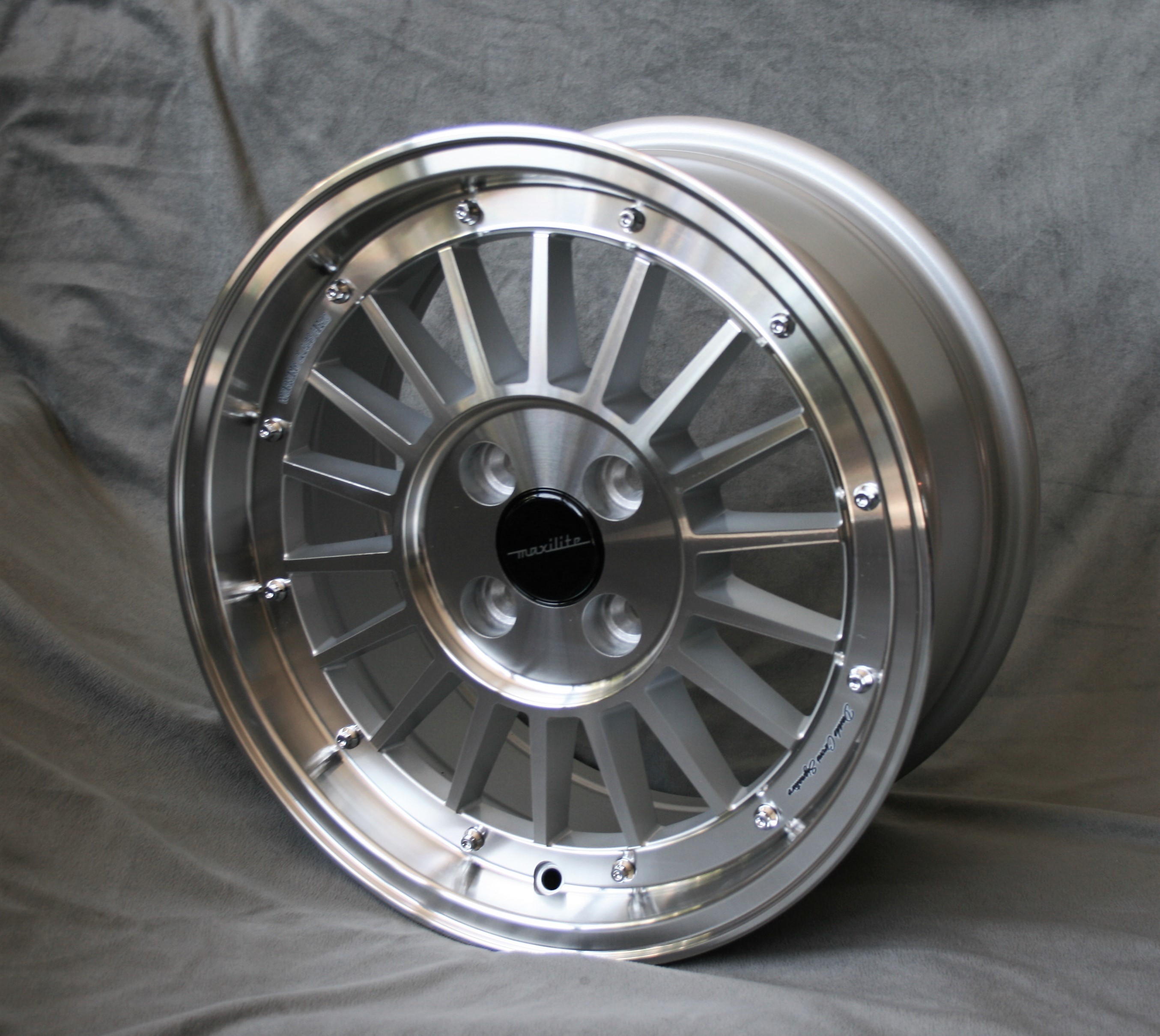 Maxilite WCHE Felge für Alfa Romeo – 7x15 silber/diamond cut