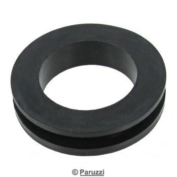 Untere Lenksäulendurchführung