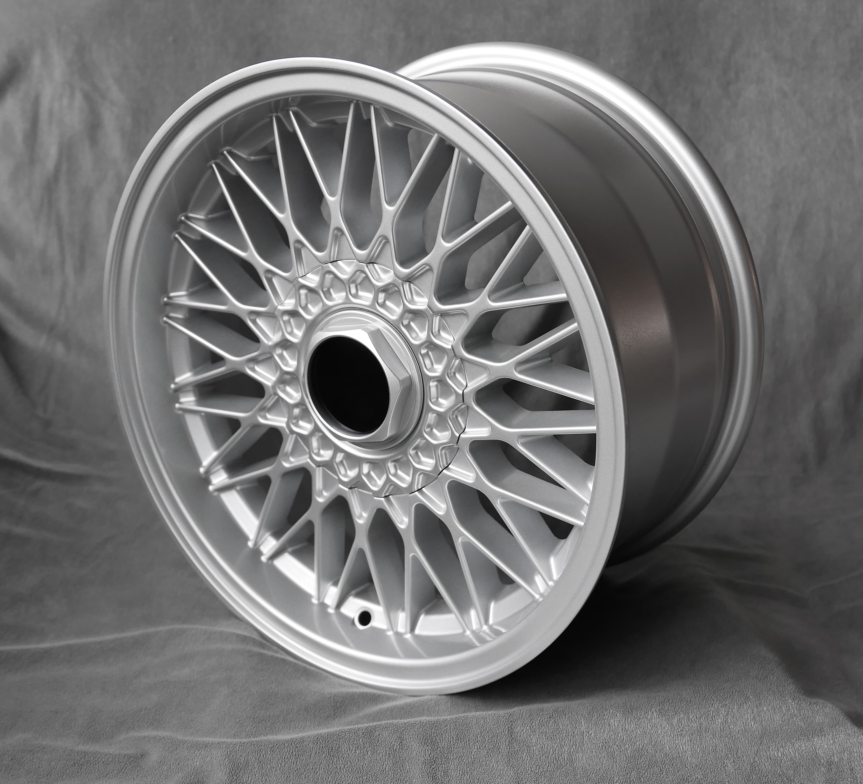 Maxilite x spoke Felge für BMW – 8x16 silber