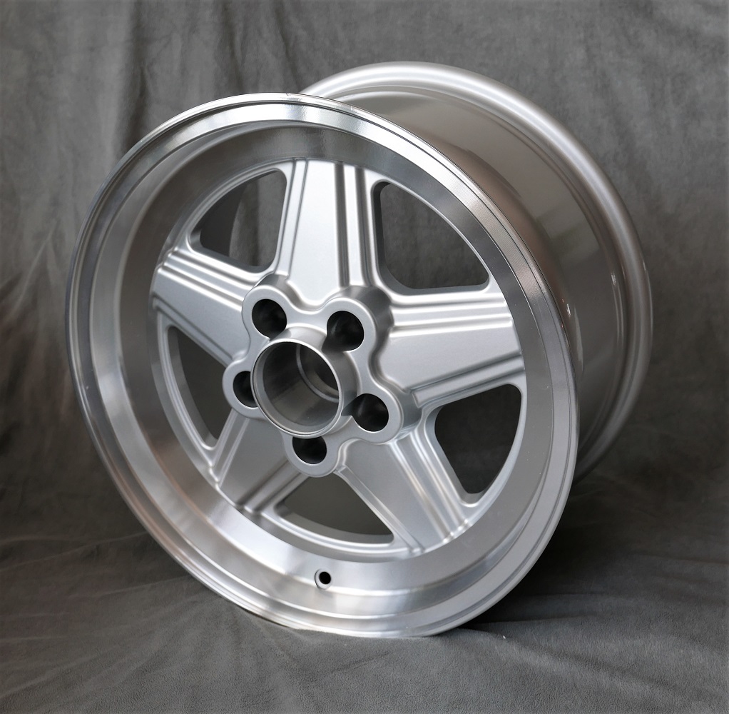 Maxilite Penta Felge für Mercedes 8x16 silver/diamond cut
