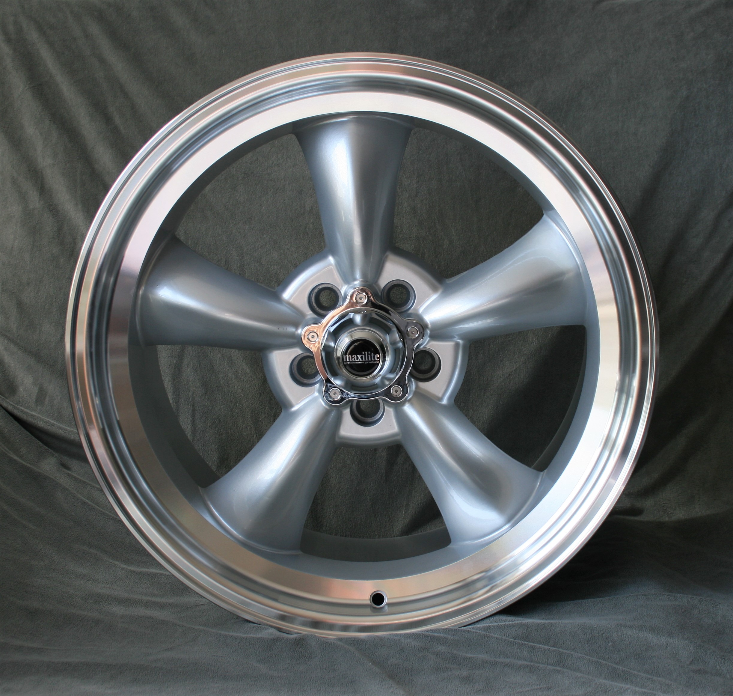 Maxilite AR Felge für Ford – 19 Zoll silber/diamond cut