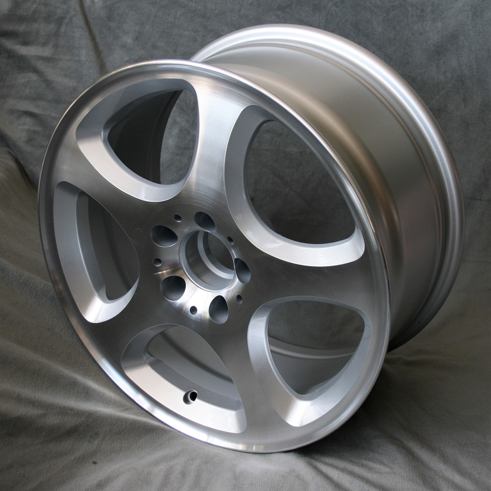 Maxilite Sador Felge für Mercedes 8,25x17 silber