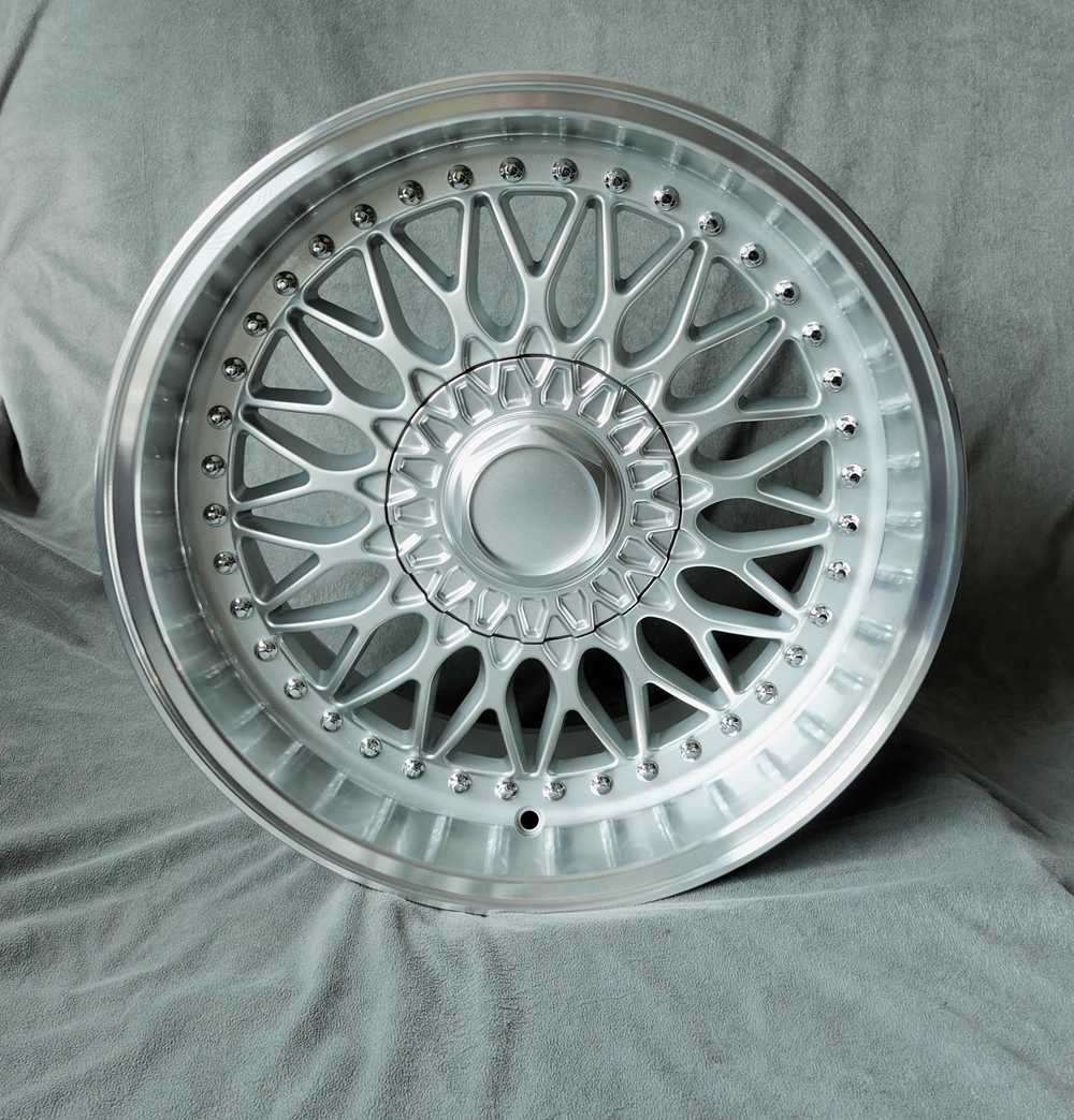 Maxilite RC90 Felge für BMW 8,5x17 silber/diamond cut