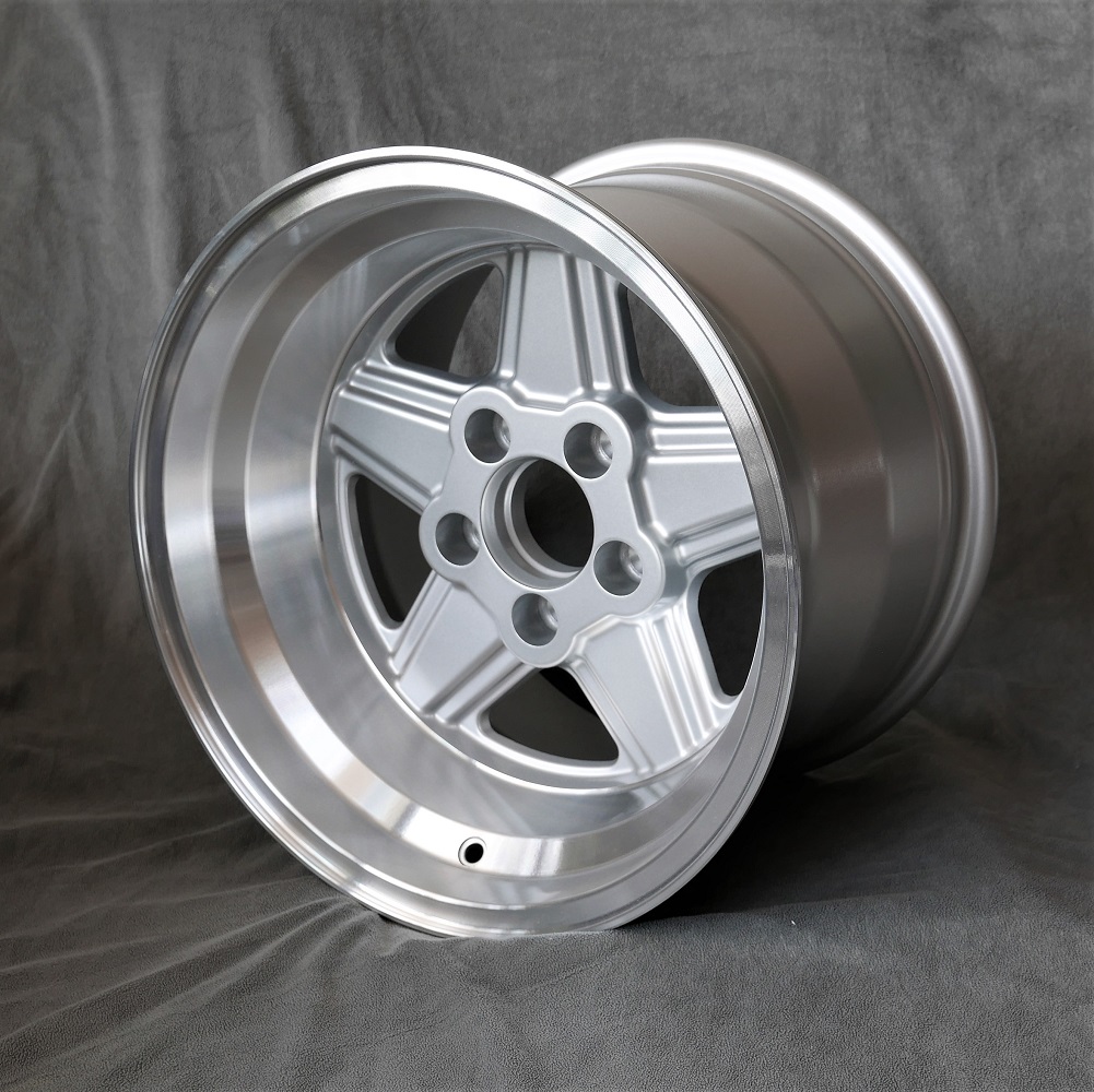 Maxilite Penta Felge für Mercedes 10x15 silber/diamond cut