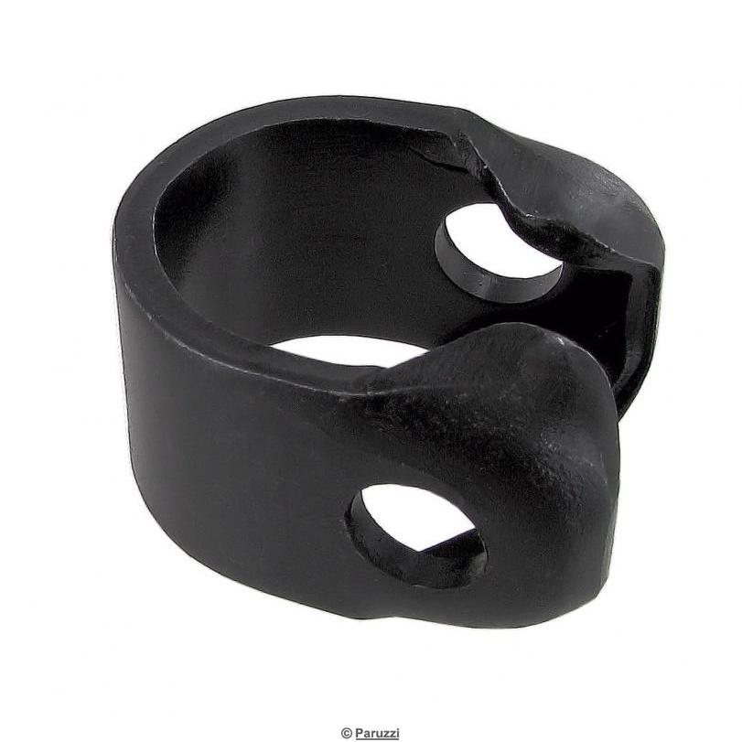 Lenkwellenflansch und Klemmhalterung der Schaltstangenfeder