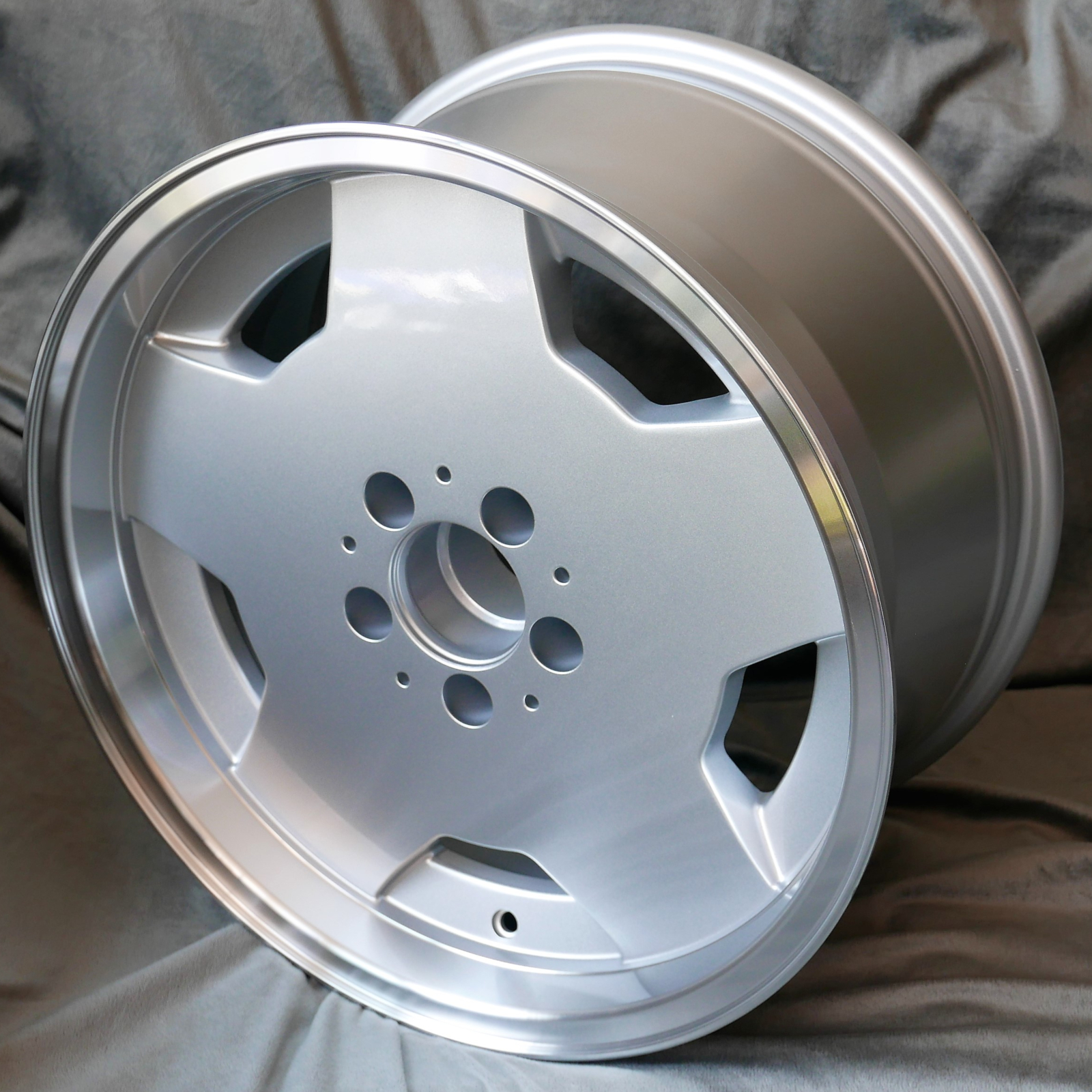 Maxilite Aero Felge für Mercedes 9x17 silver/diamond cut