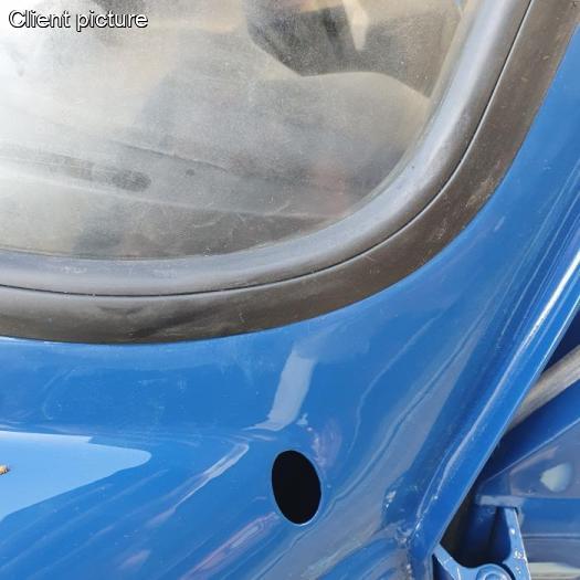 Frontscheibendichtung mit Zierleistenrille