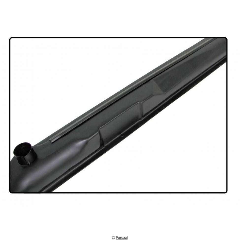 Heizungskanal mit Heizungsrohr rechts 54-68