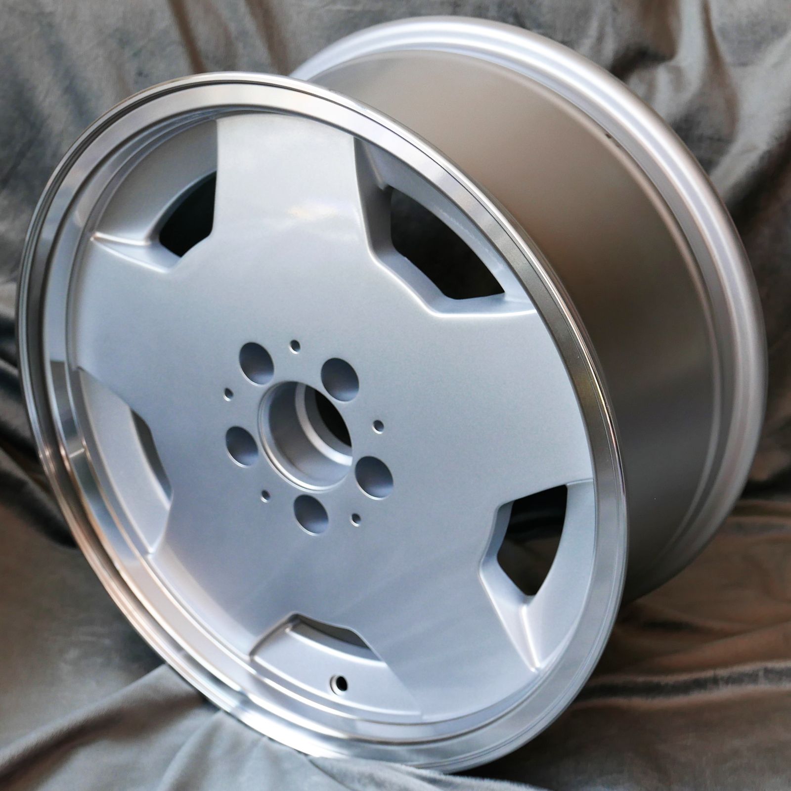 Felge Mercedes Aero Style, 8x17 ET 28 LK 5x112 silber/glanzgedreht