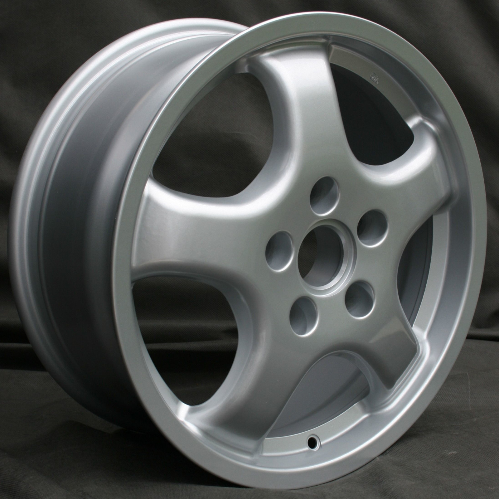 Maxilite Cup Felge für Audi 7,5x17 Zoll silber
