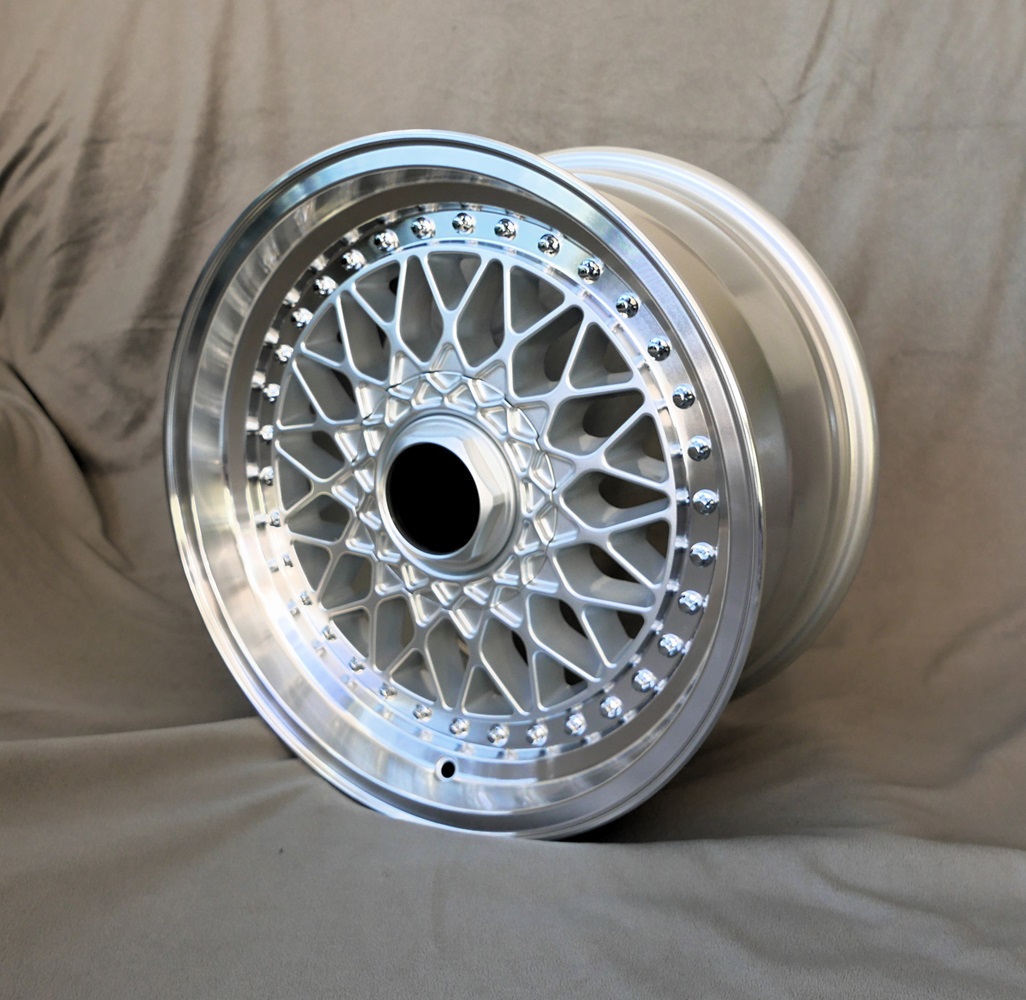 Maxilite RS Felge für Mercedes 8x16 silber/diamond cut