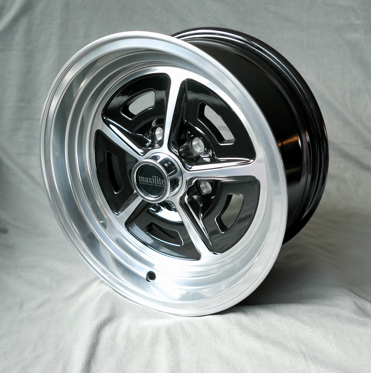 Maxilite Mag 500 Felge für Buick 7x15 schwarz