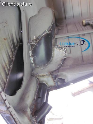 Hinterer Chassisträger mit umlaufender Blende rechts