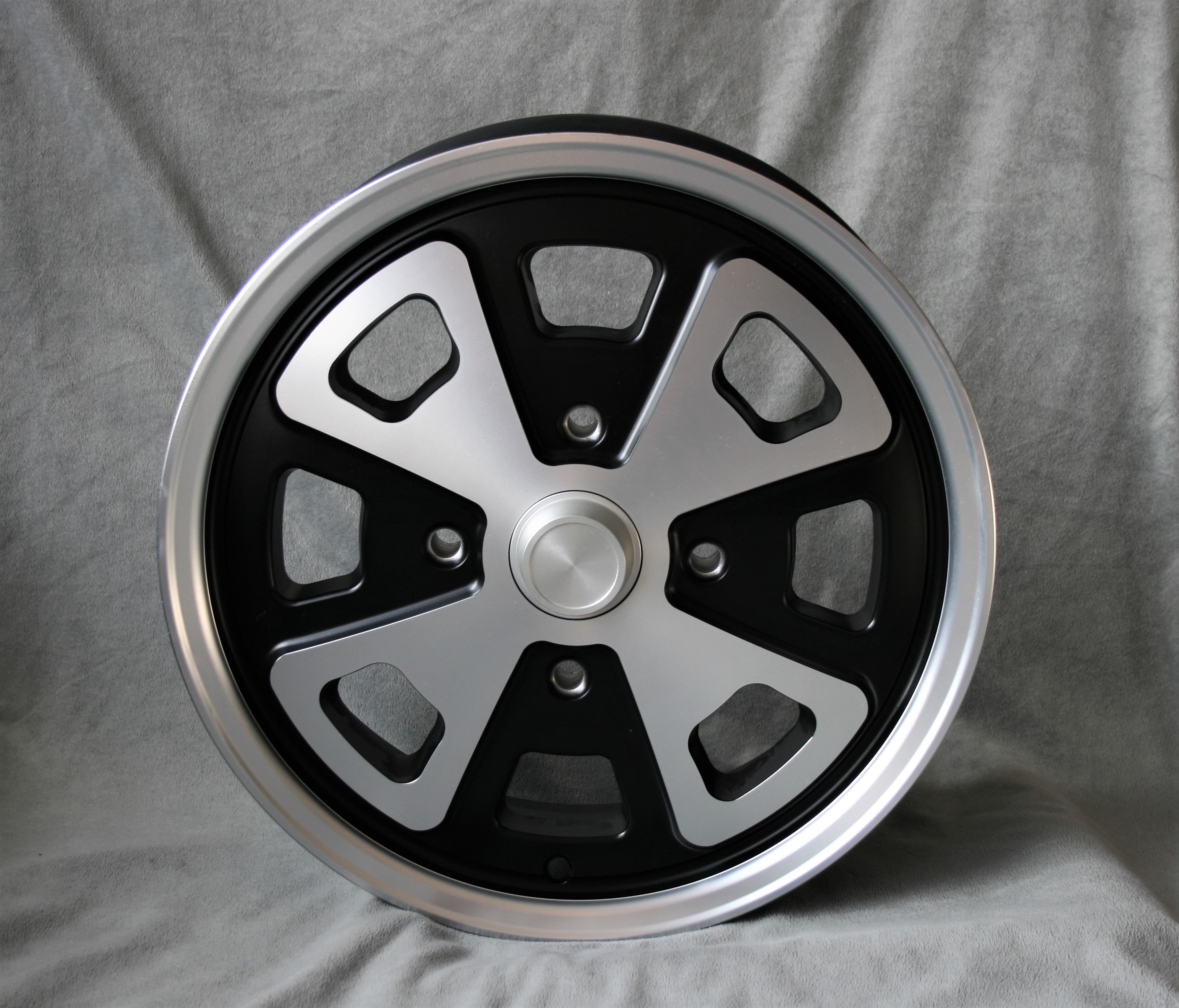 Maxilite Baby5 Spoke 5,5x15 schwarz diamond cut 4x130