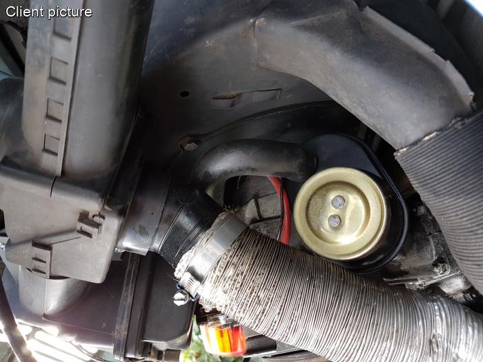 Serienmäßiger Öleinfülldeckel