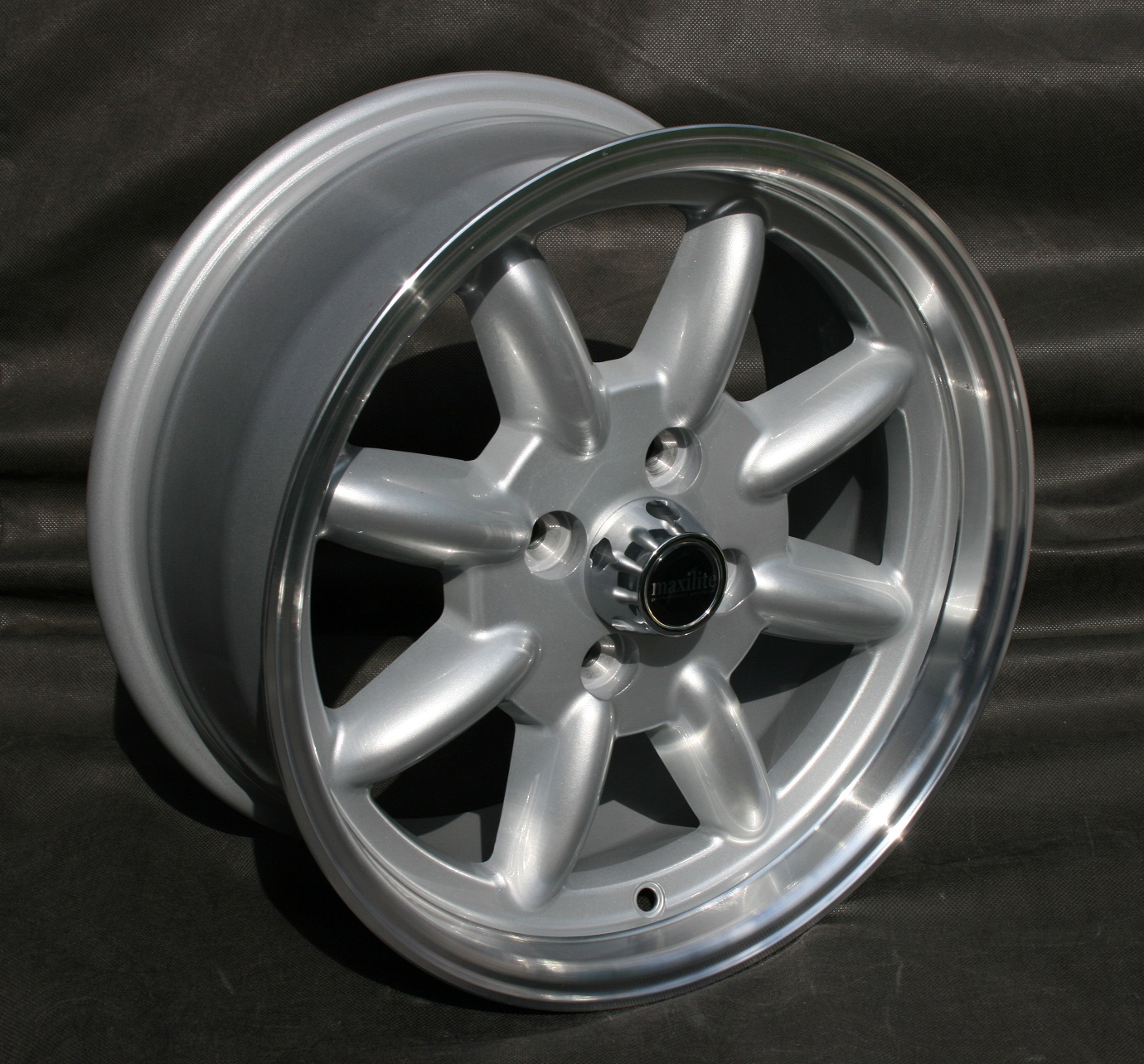Maxilite ML715 Minilite Felge für Buick 7x15 silber