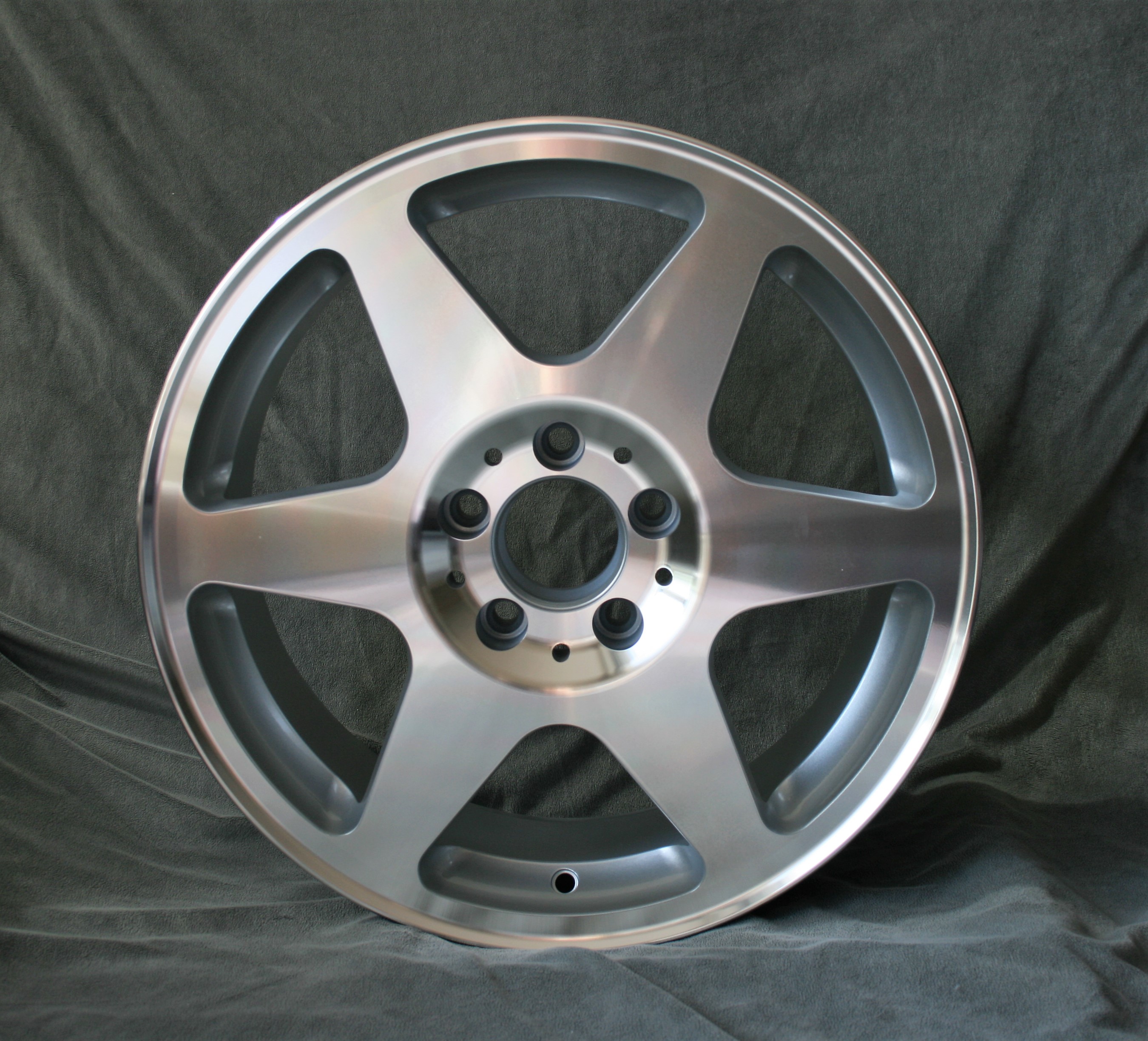 Maxilite Evo Felge für Mercedes 7,5x17 silber/diamond cut