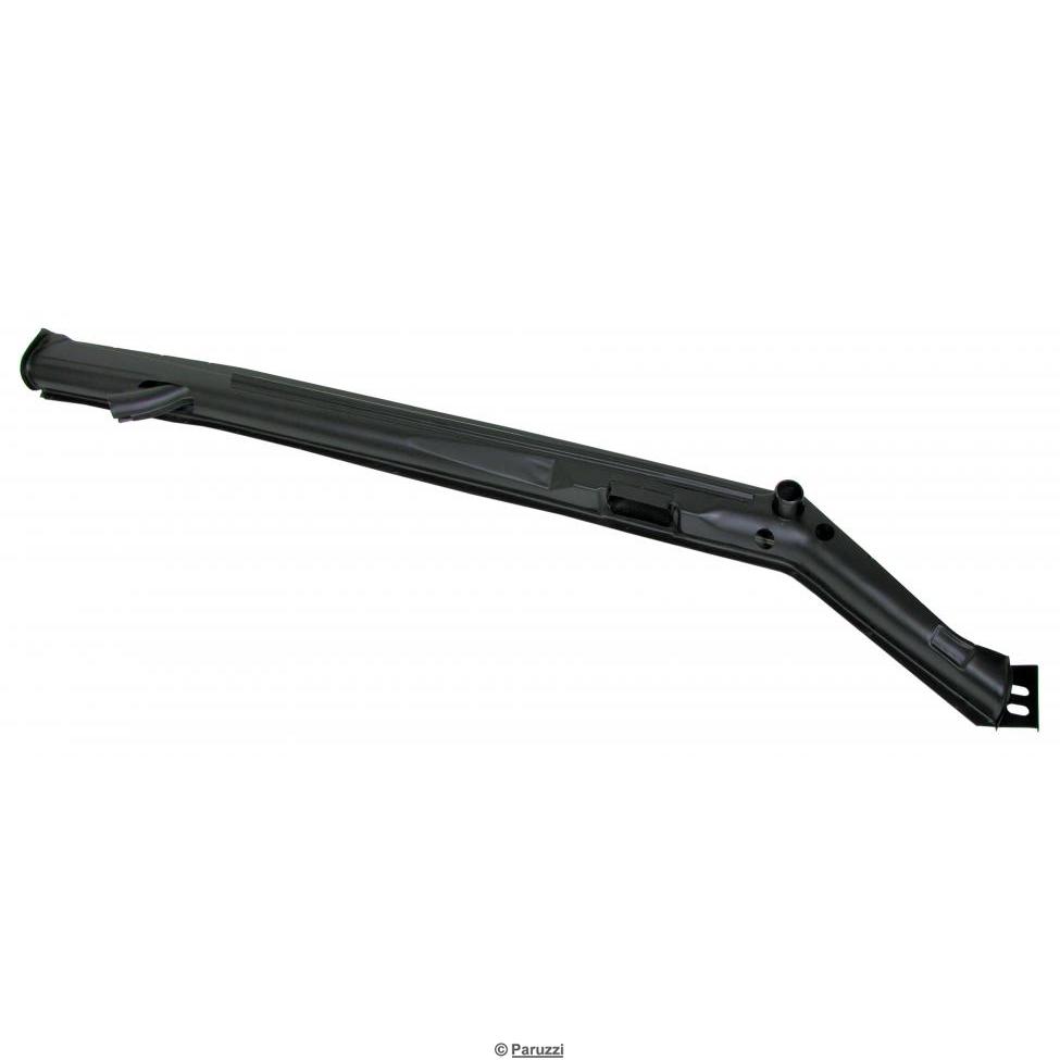 Heizungskanal mit Heizungsrohr links (1302/03)