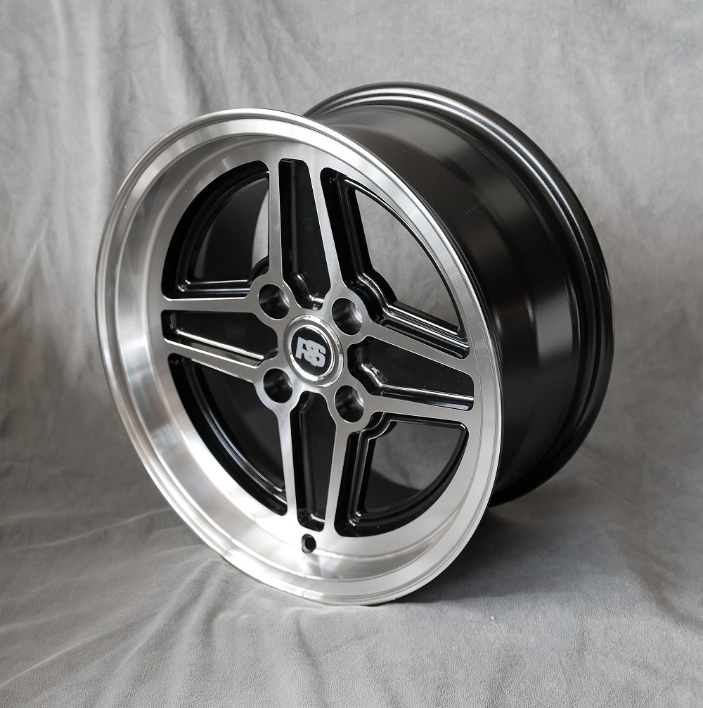 Maxilite RS Felge für Ford – 7x15 black/diamond cut