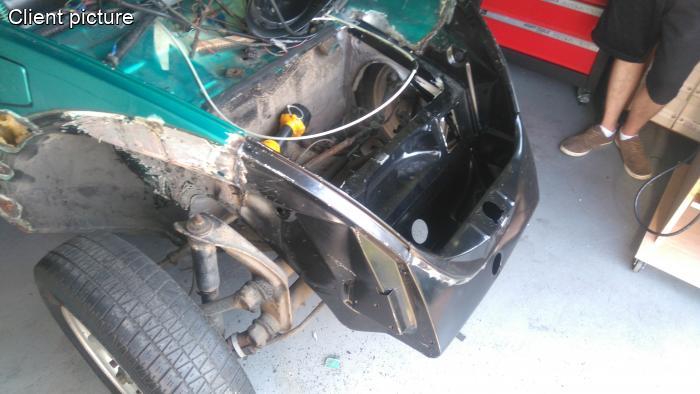 Vorderteil -Reserveradfach komplett