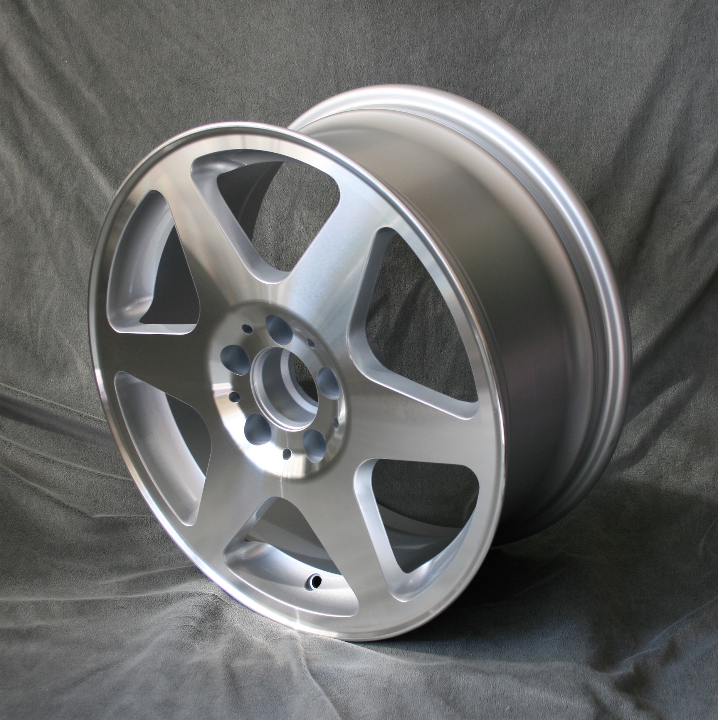Maxilite Evo Felge für Mercedes 7,5x17 silber/diamond cut