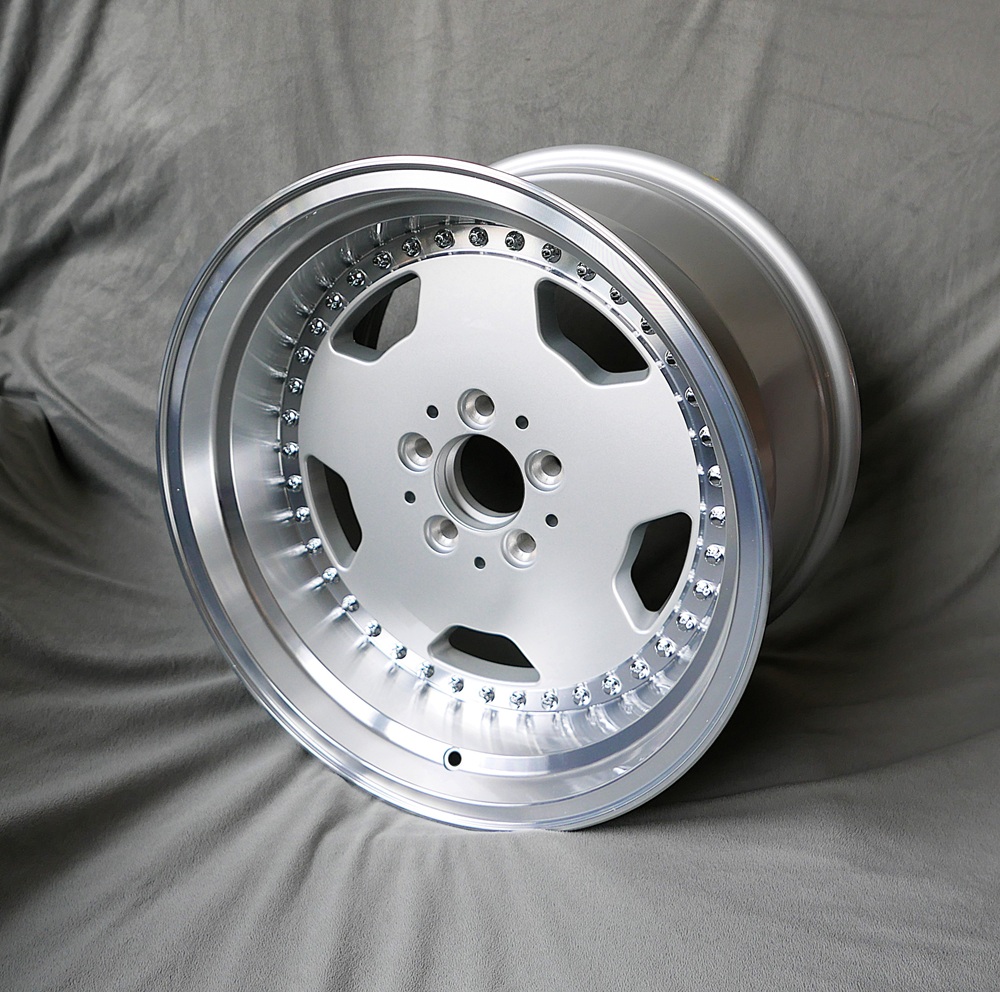 Felge Aero 3 Style 10x17" ET17 LK 5x112mm silber/glanzgedreht