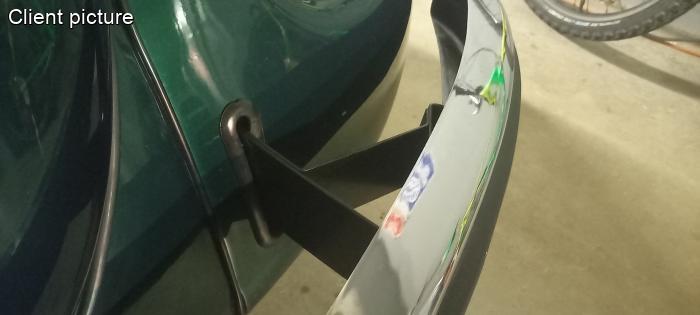 Stoßstangenhalterung vorne links (schwarze Transportfarbe)