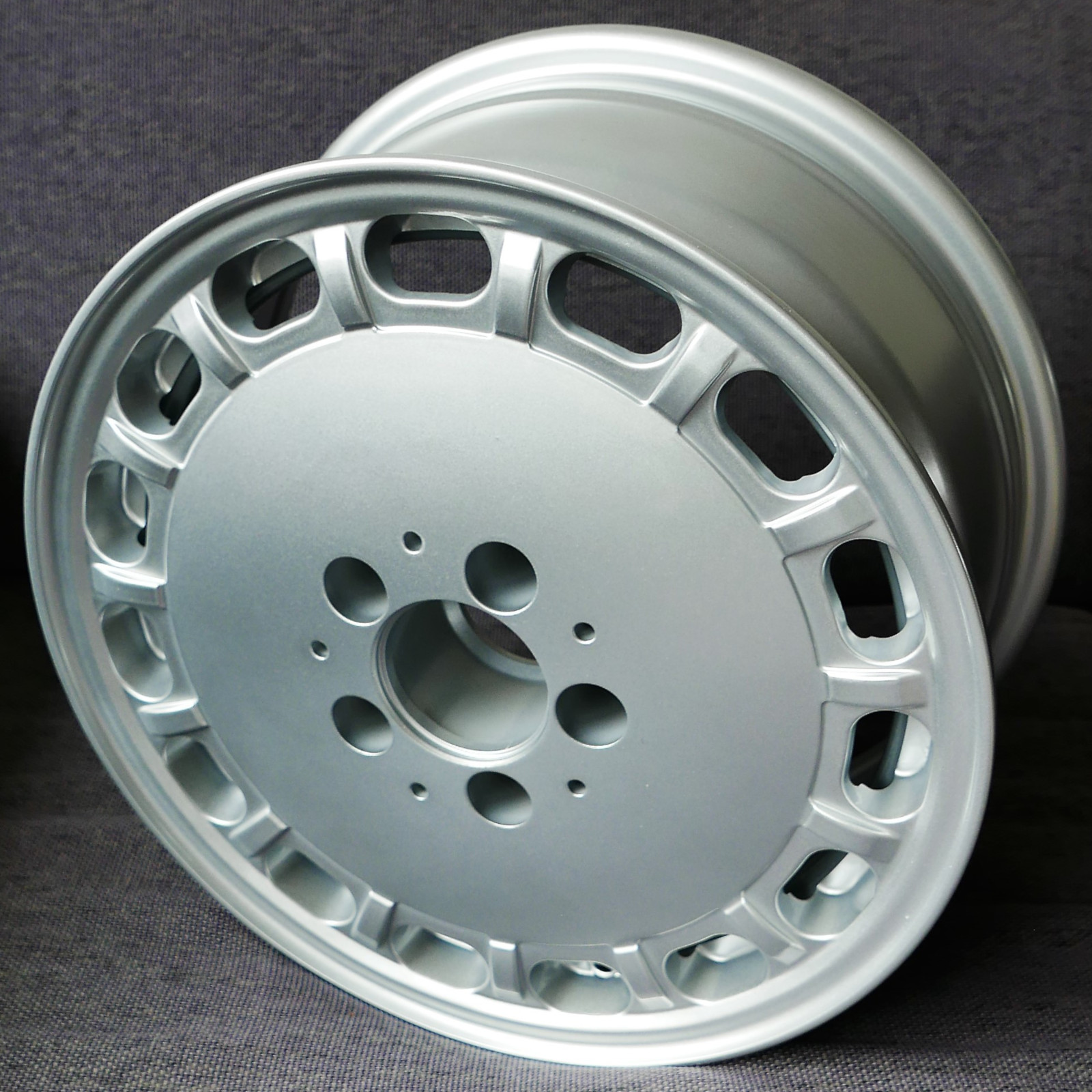 Maxilite Gulli Felge für Mercedes 7x15 silber