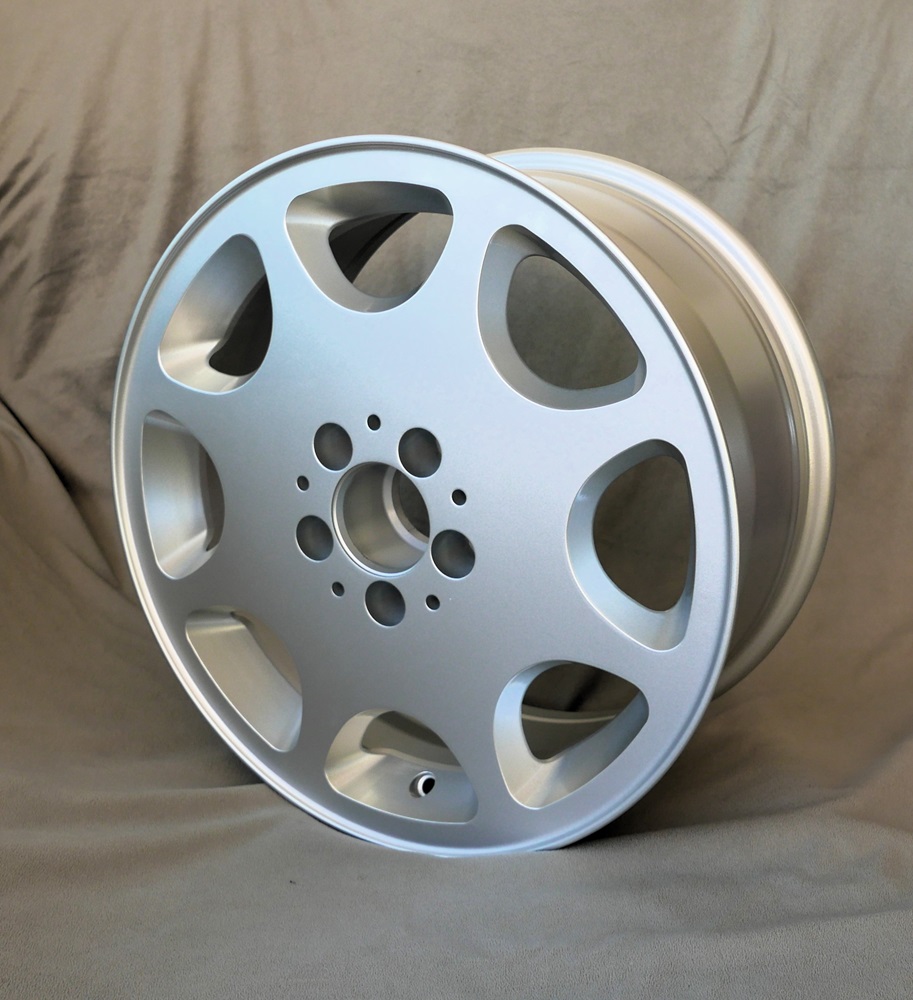 Felge Mercedes Achtloch Style 8x17" ET13 LK 5x112mm silber