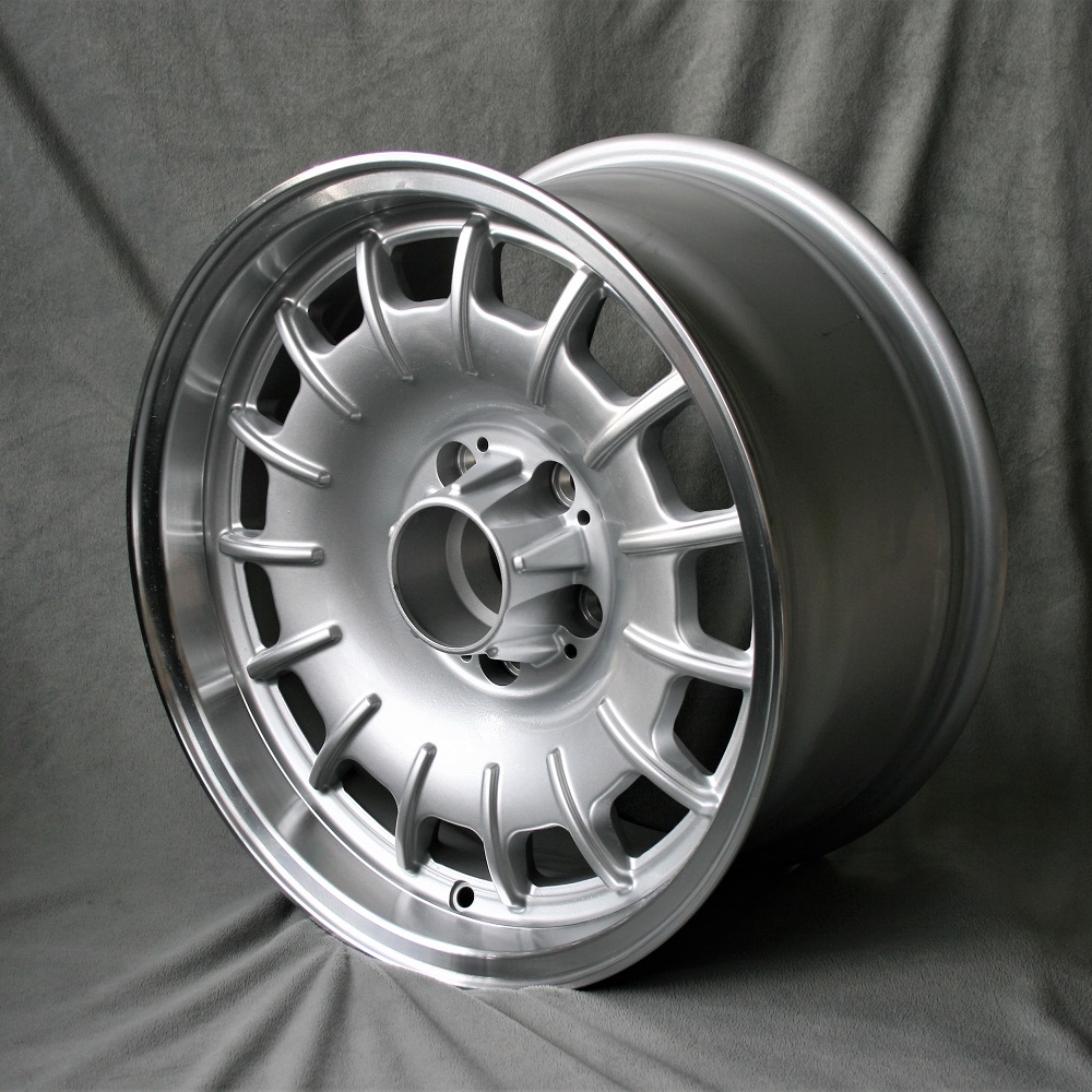 Maxilite Bundt Felge für Mercedes 8x16 silver/diamond cut