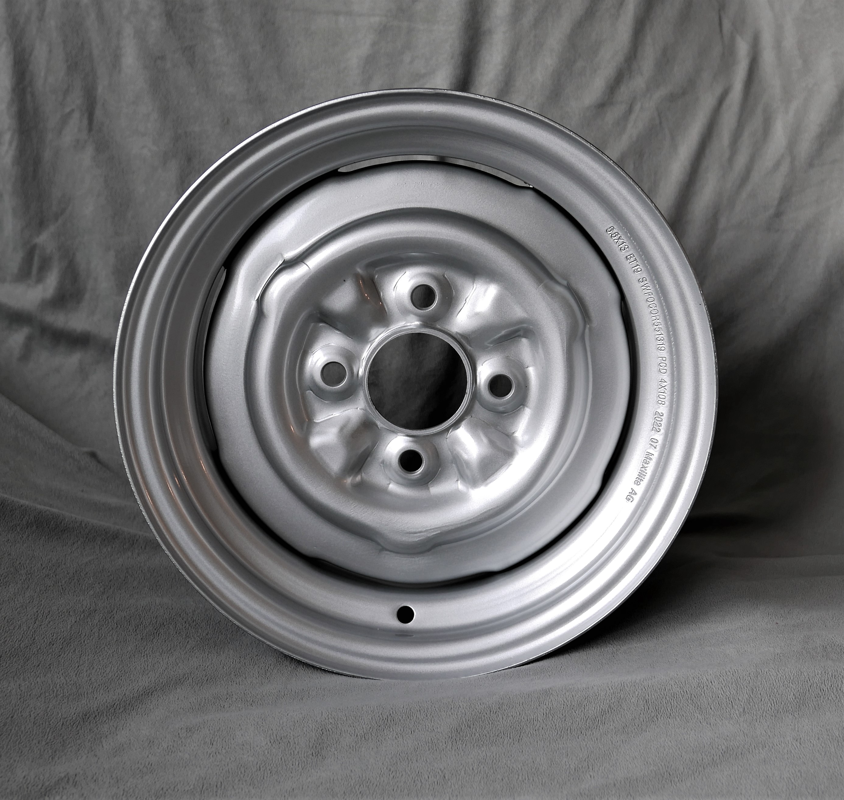 Maxilite OE Steel Felge für Ford 5,5x13 silver